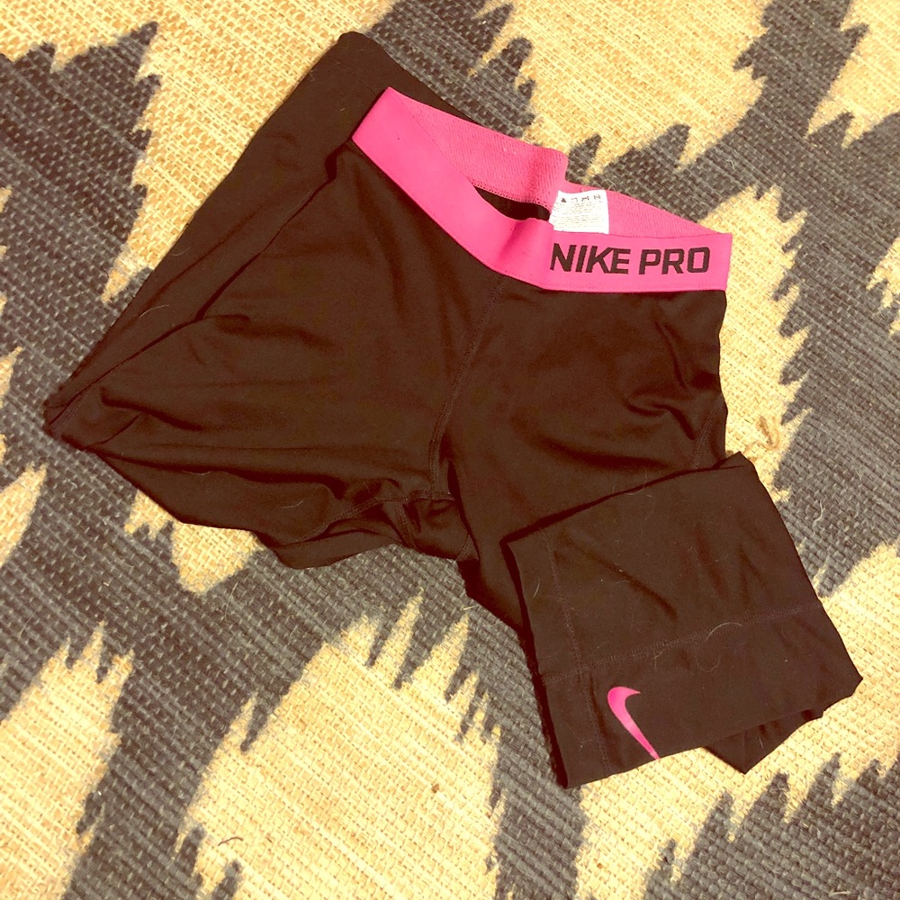 Nike Pro Capri Leggings!!